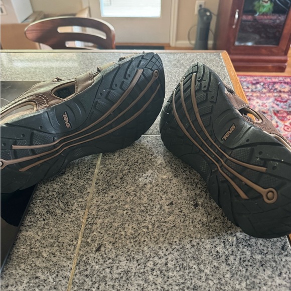 Teva leather sandals brown size 10 - Picture 4 of 6